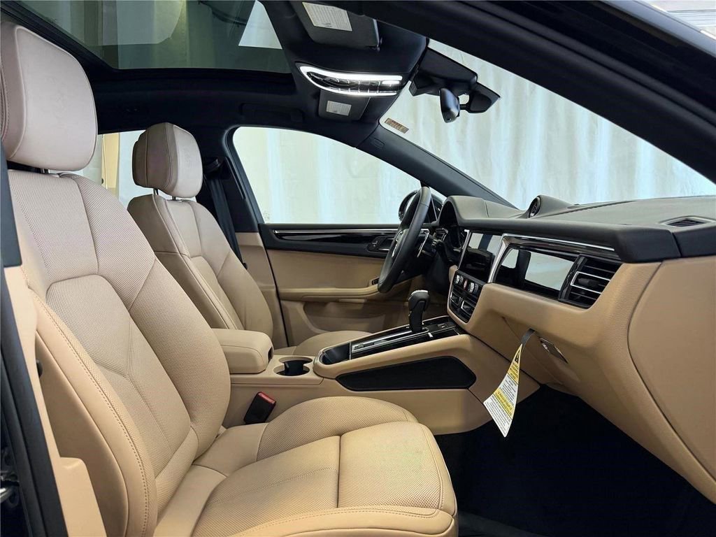 New 2026 Porsche Macan AWD/4WD image 16