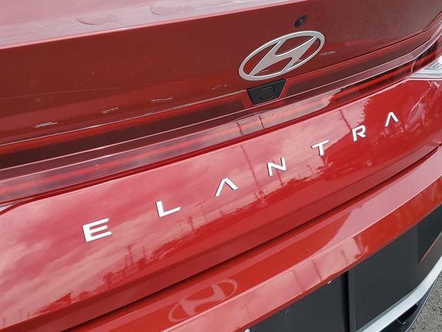 Used 2025 Hyundai Elantra SEL FWD image 7