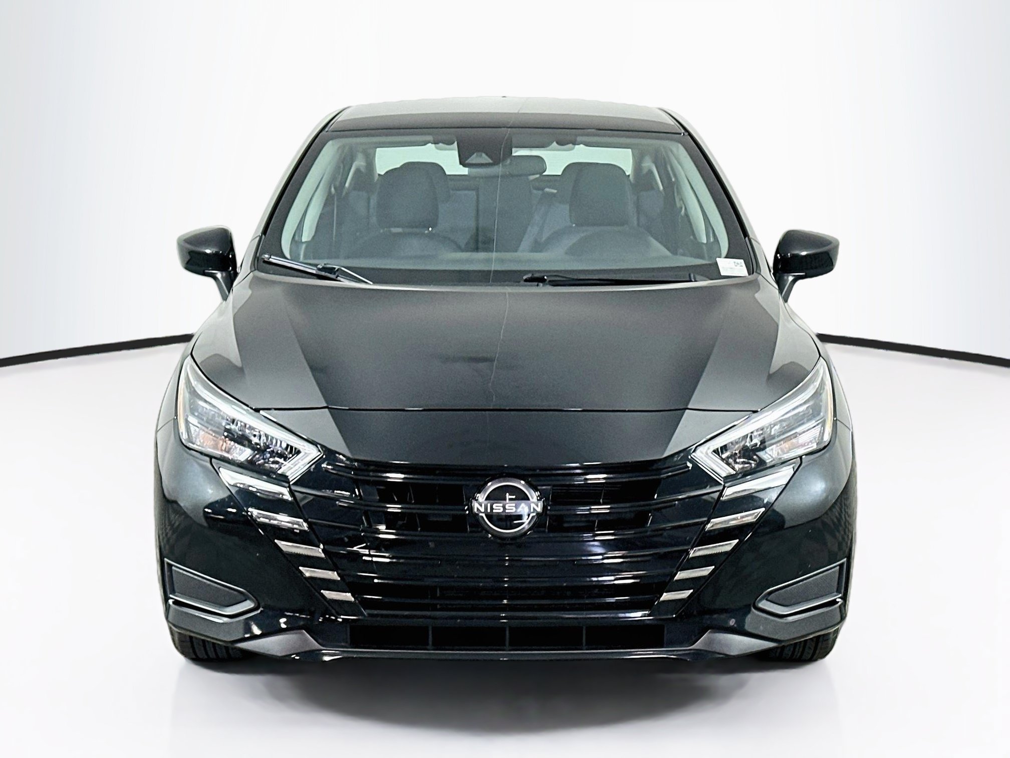 Used 2025 Nissan Versa SV FWD image 2