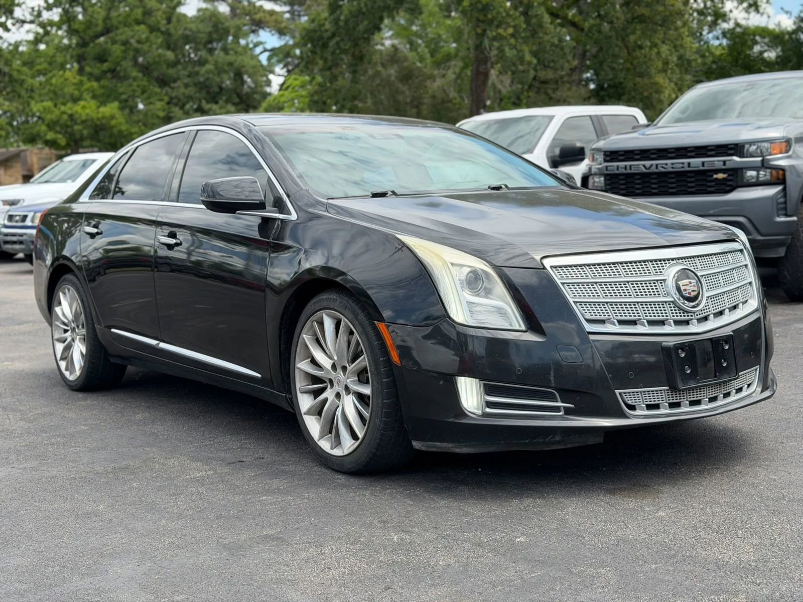 Used 2013 Cadillac XTS Platinum w/ Driver Assist Package FWD image 3