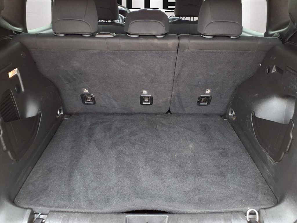 Used 2023 Jeep Renegade Latitude AWD/4WD image 30