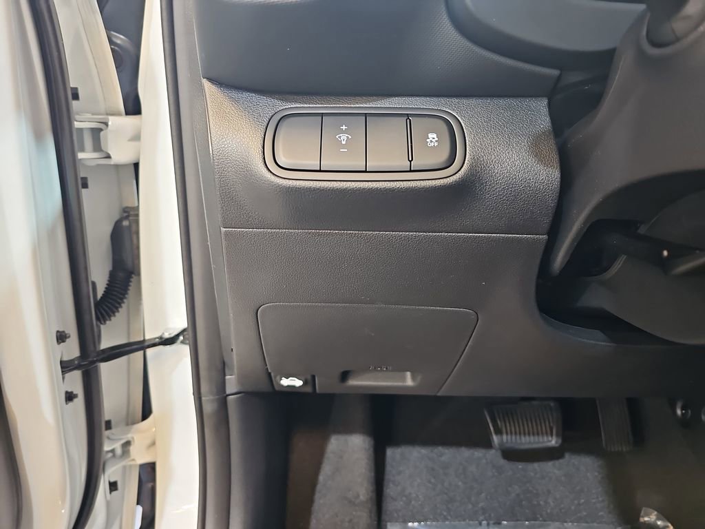 New 2026 Hyundai Venue SEL FWD image 27