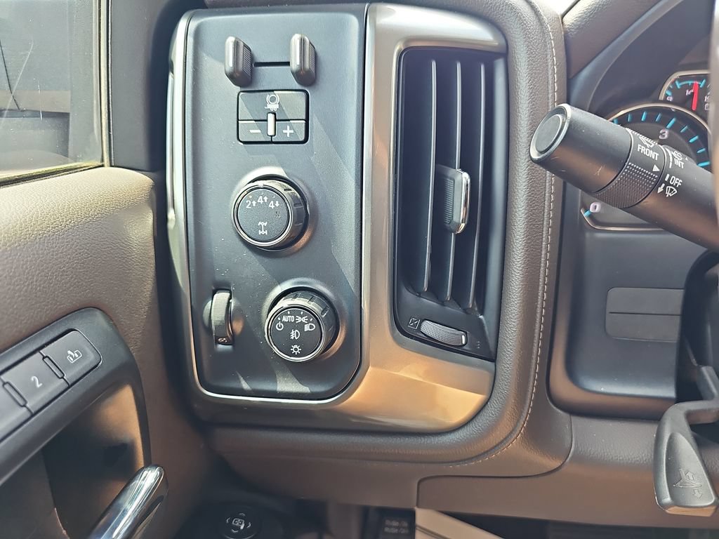 Used 2018 Chevrolet Silverado 2500 LTZ w/ Duramax Plus Package AWD/4WD image 35