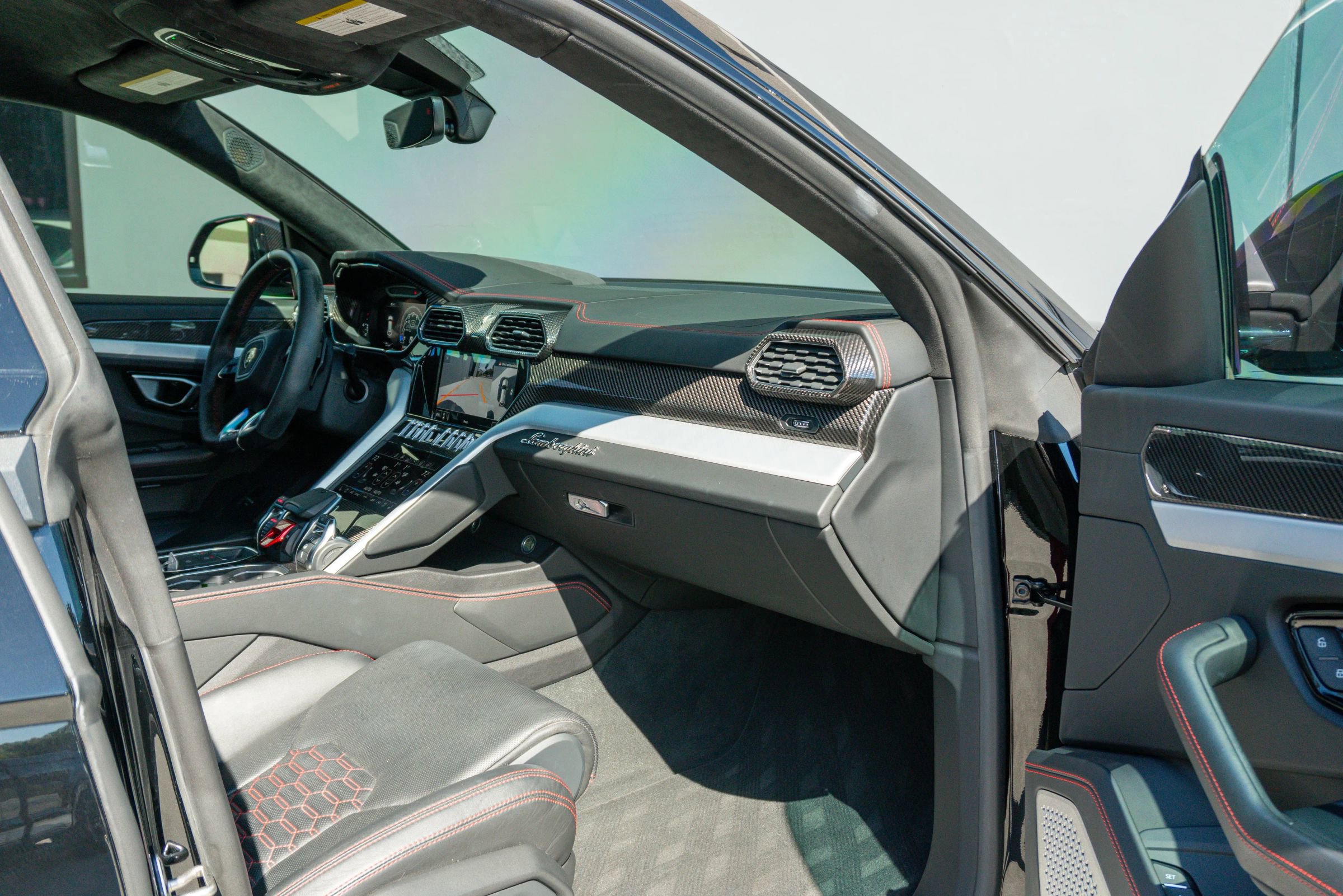 Used 2020 Lamborghini Urus image 58