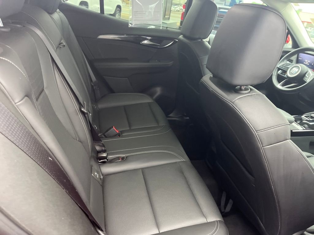 Used 2025 Buick Envision Preferred image 24