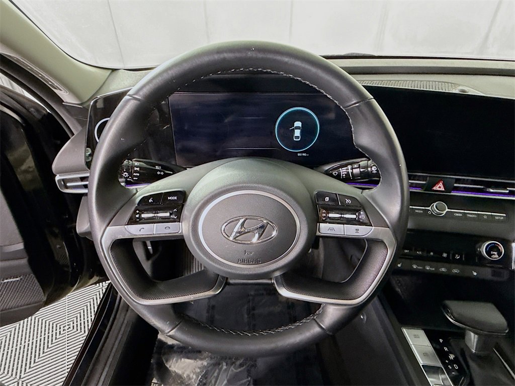 Certified 2022 Hyundai Elantra Limited w/ Cargo Package image 21