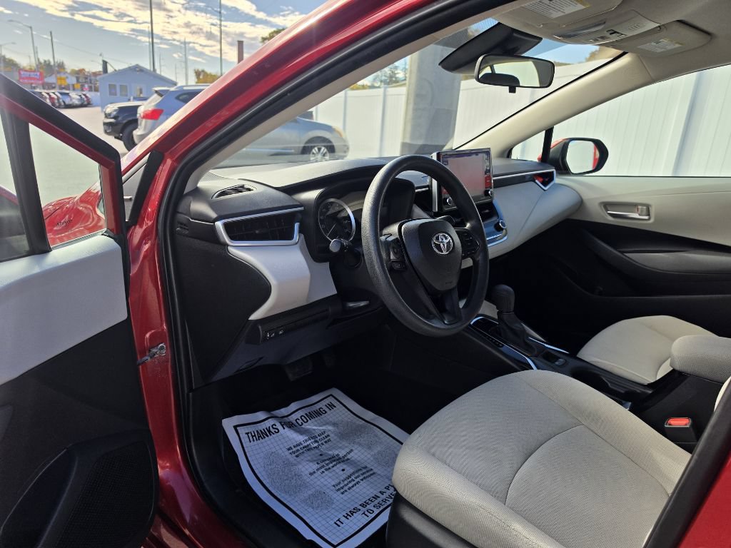 Used 2021 Toyota Corolla LE FWD image 12