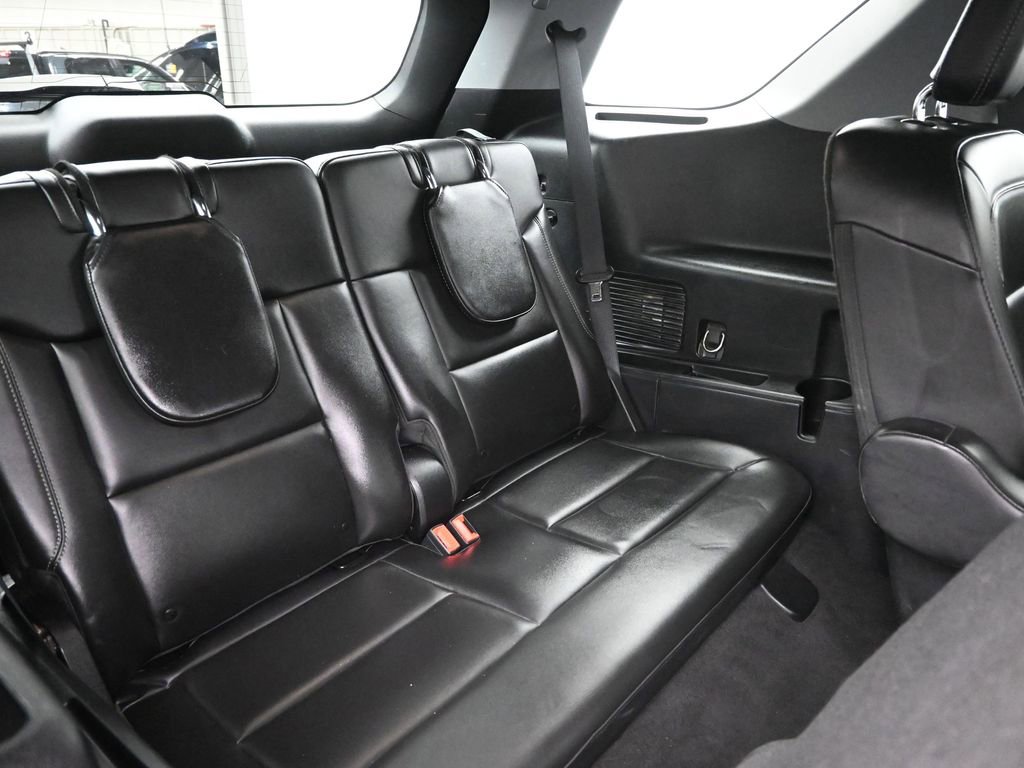 Used 2022 Ford Explorer XLT w/ Equipment Group 202A image 9