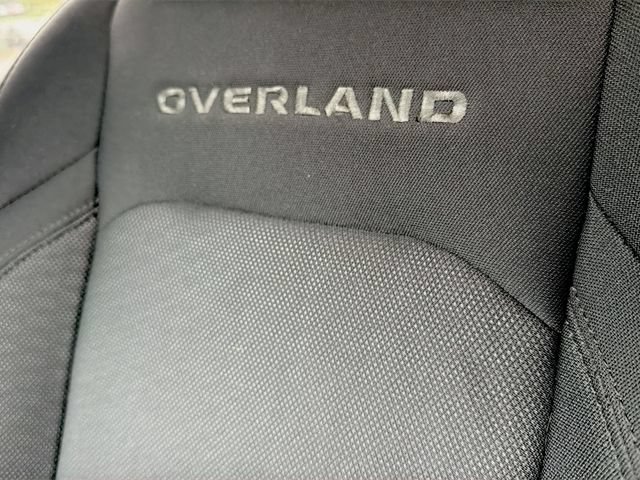 Used 2020 Jeep Gladiator Overland AWD/4WD image 11