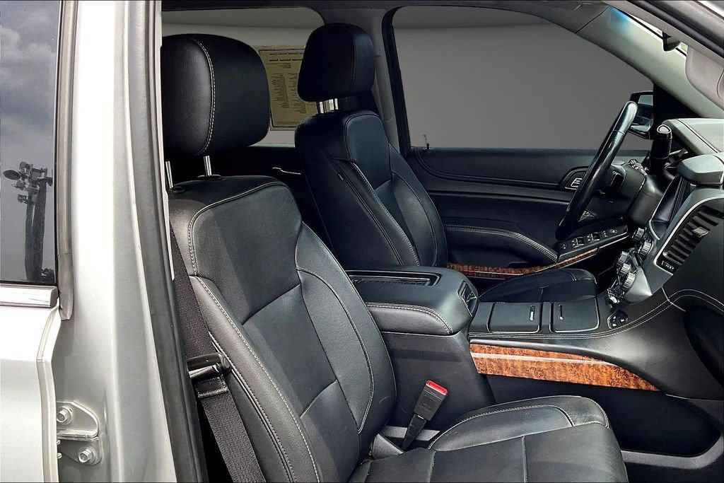 Used 2020 Chevrolet Suburban Premier AWD/4WD image 33