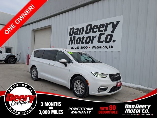 Used 2023 Chrysler Pacifica Touring image 1