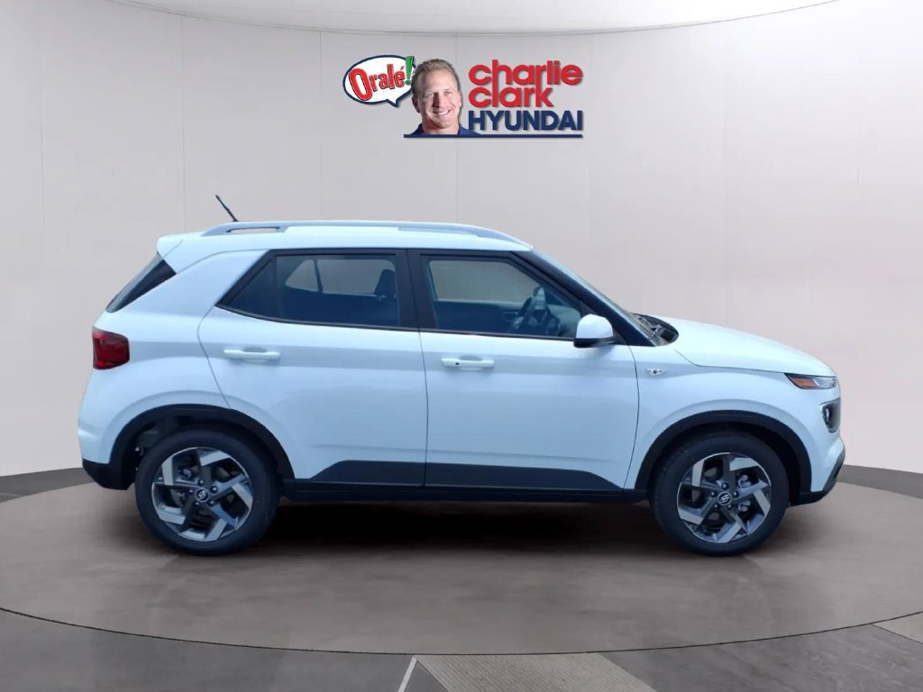 New 2026 Hyundai Venue SEL FWD image 6