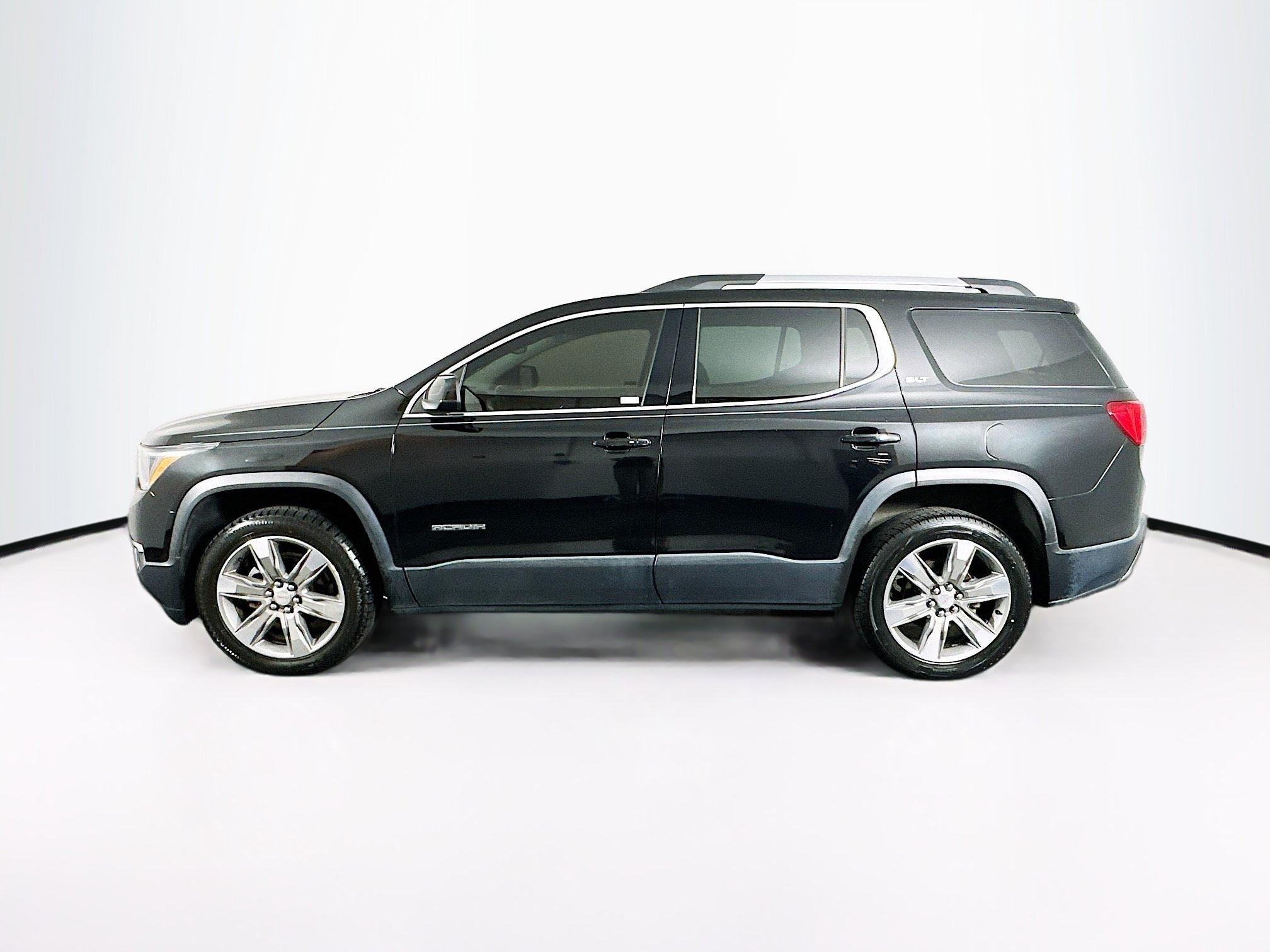 Used 2018 GMC Acadia SLT w/ LPO, Cargo Package FWD image 4