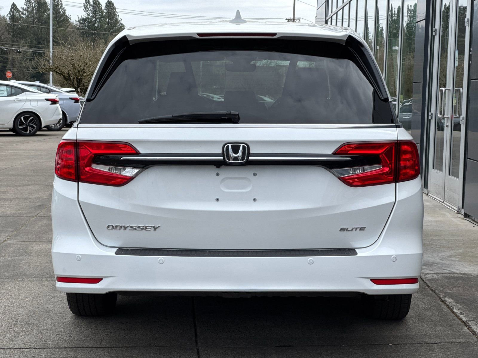 Used 2022 Honda Odyssey Elite image 4