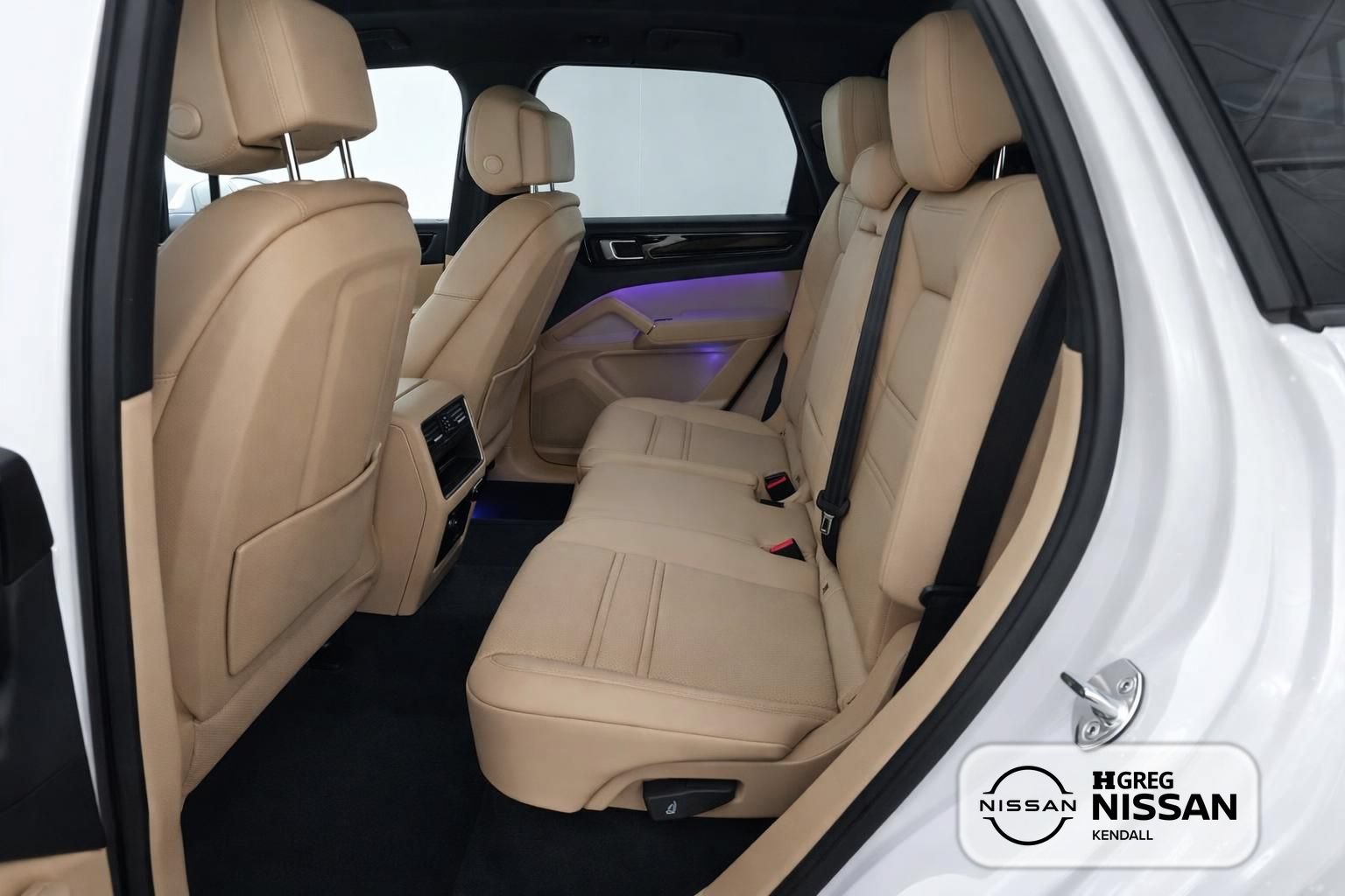 Used 2023 Porsche Cayenne w/ Premium Package AWD/4WD image 11