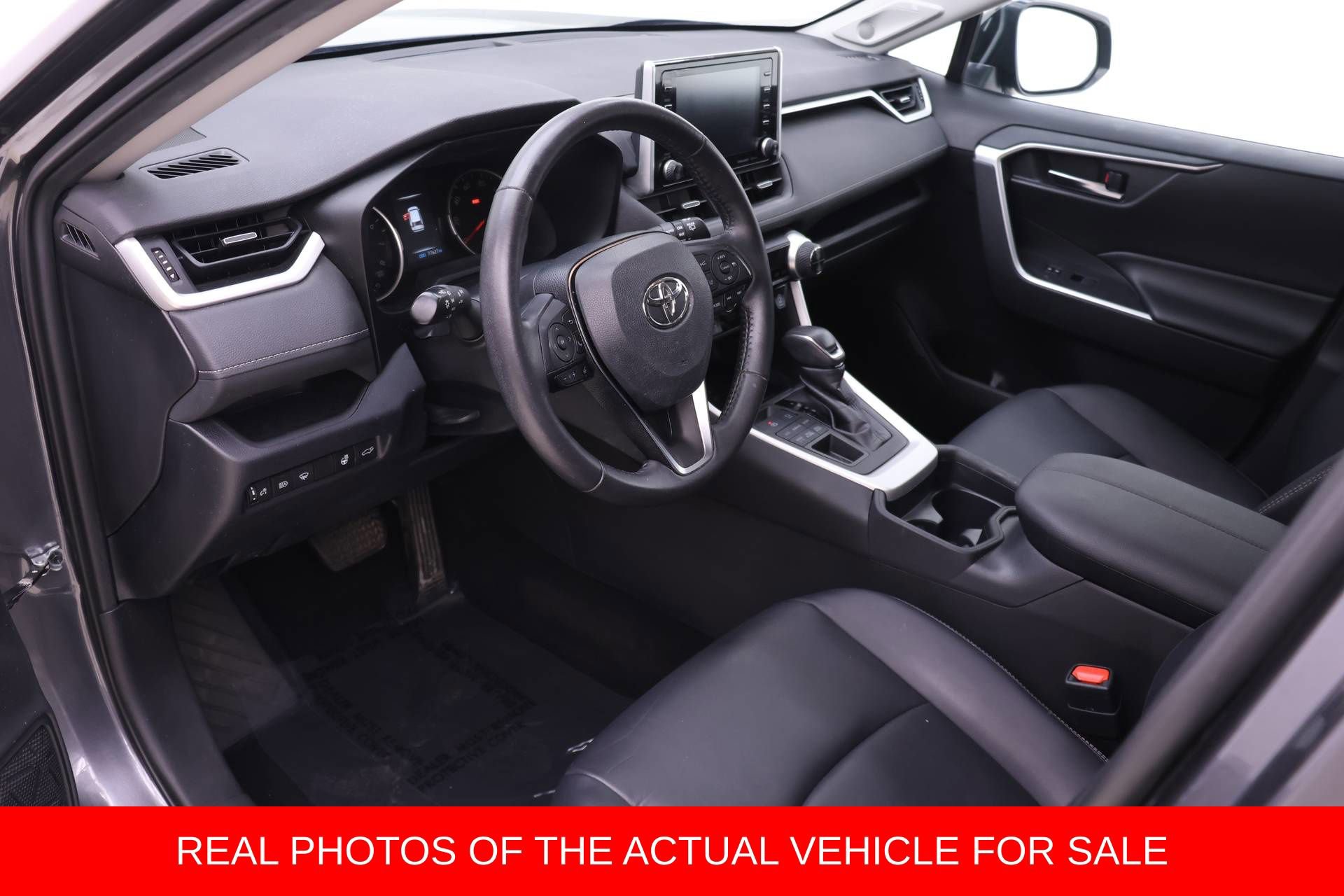 Certified 2020 Toyota RAV4 XLE Premium image 3