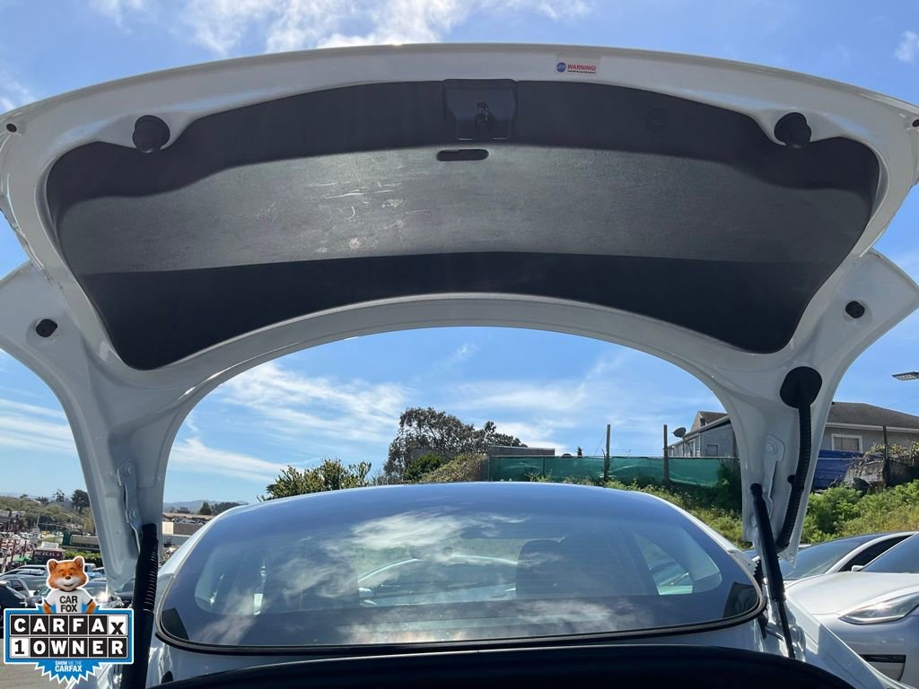 Used 2023 Tesla Model 3 Standard Range image 9