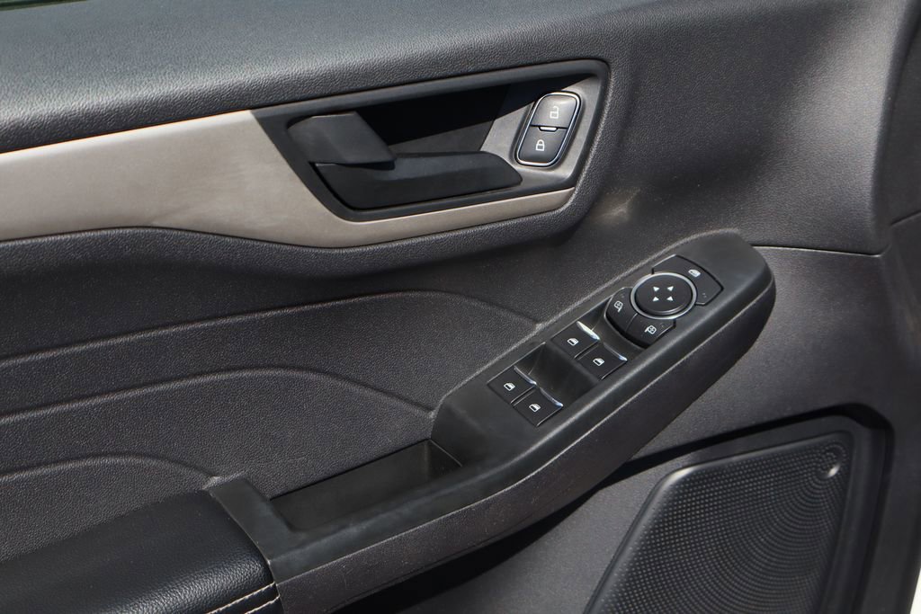 Used 2022 Ford Escape SE image 19