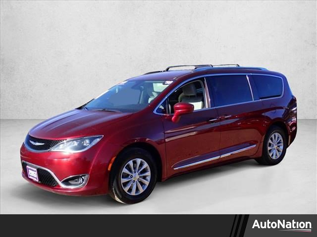 Used 2018 Chrysler Pacifica Touring-L FWD image 1