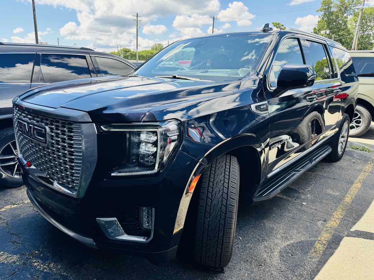 Used 2021 GMC Yukon XL Denali w/ Advanced Technology Package AWD/4WD image 10