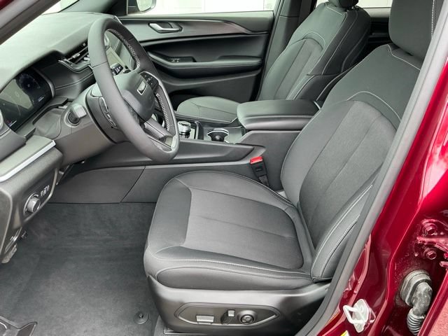 Used 2026 Jeep Grand Cherokee Laredo X AWD/4WD image 13