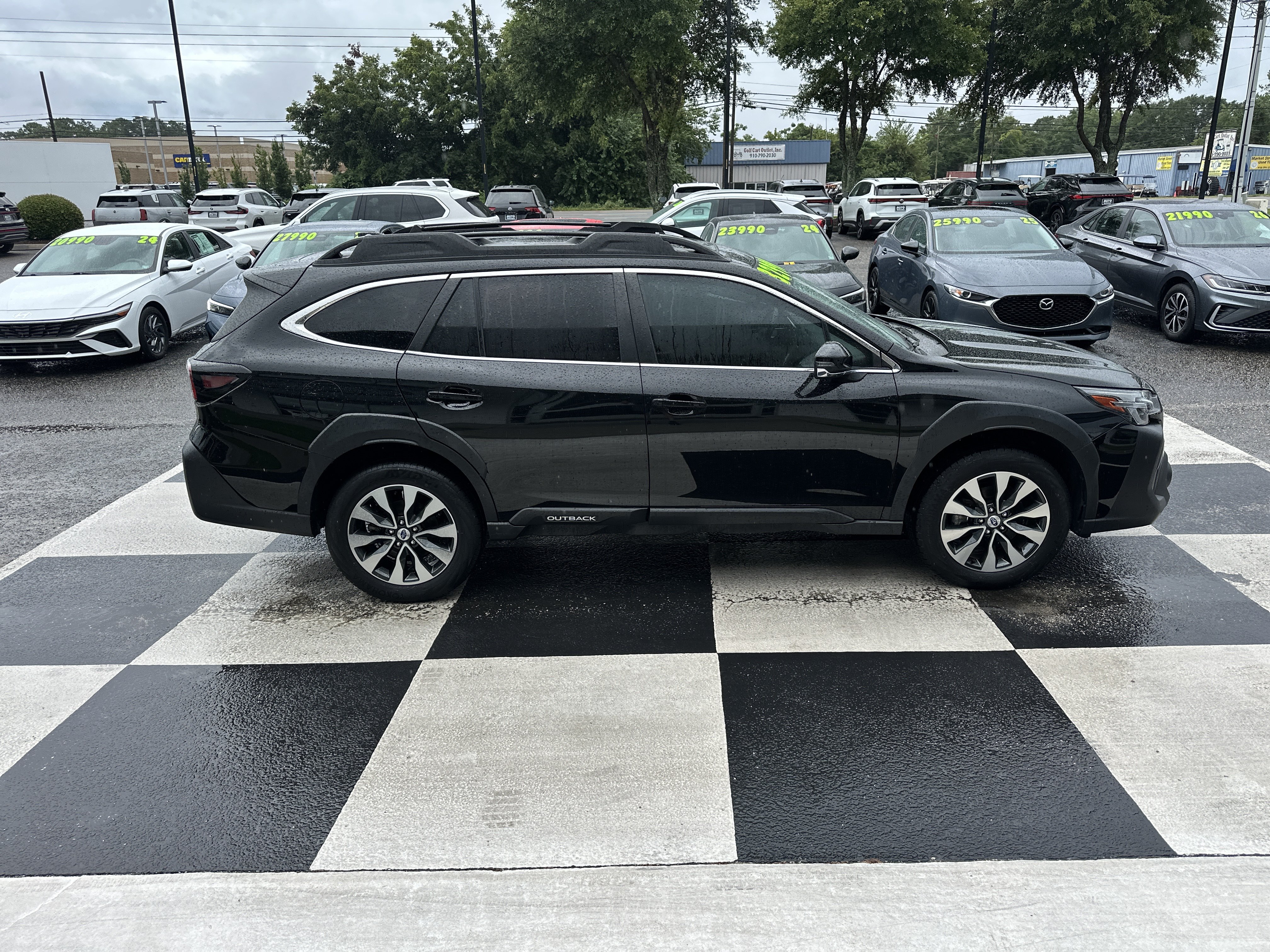 Used 2025 Subaru Outback Limited w/ Tech Package 3 AWD/4WD image 3