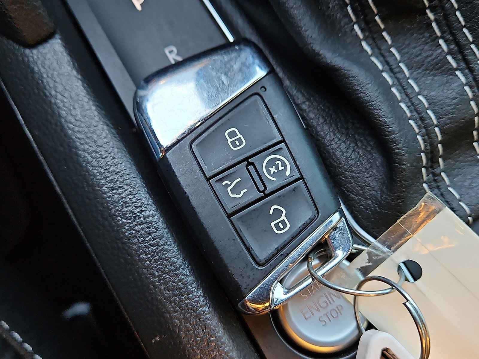 Certified 2022 Volkswagen Atlas Cross Sport SEL R-Line w/ Cross Sport MDO Package image 20