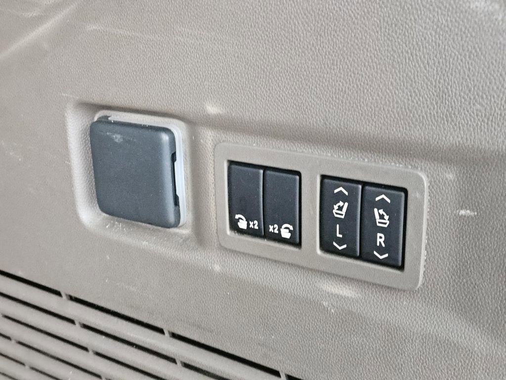 Used 2023 GMC Yukon Denali image 8