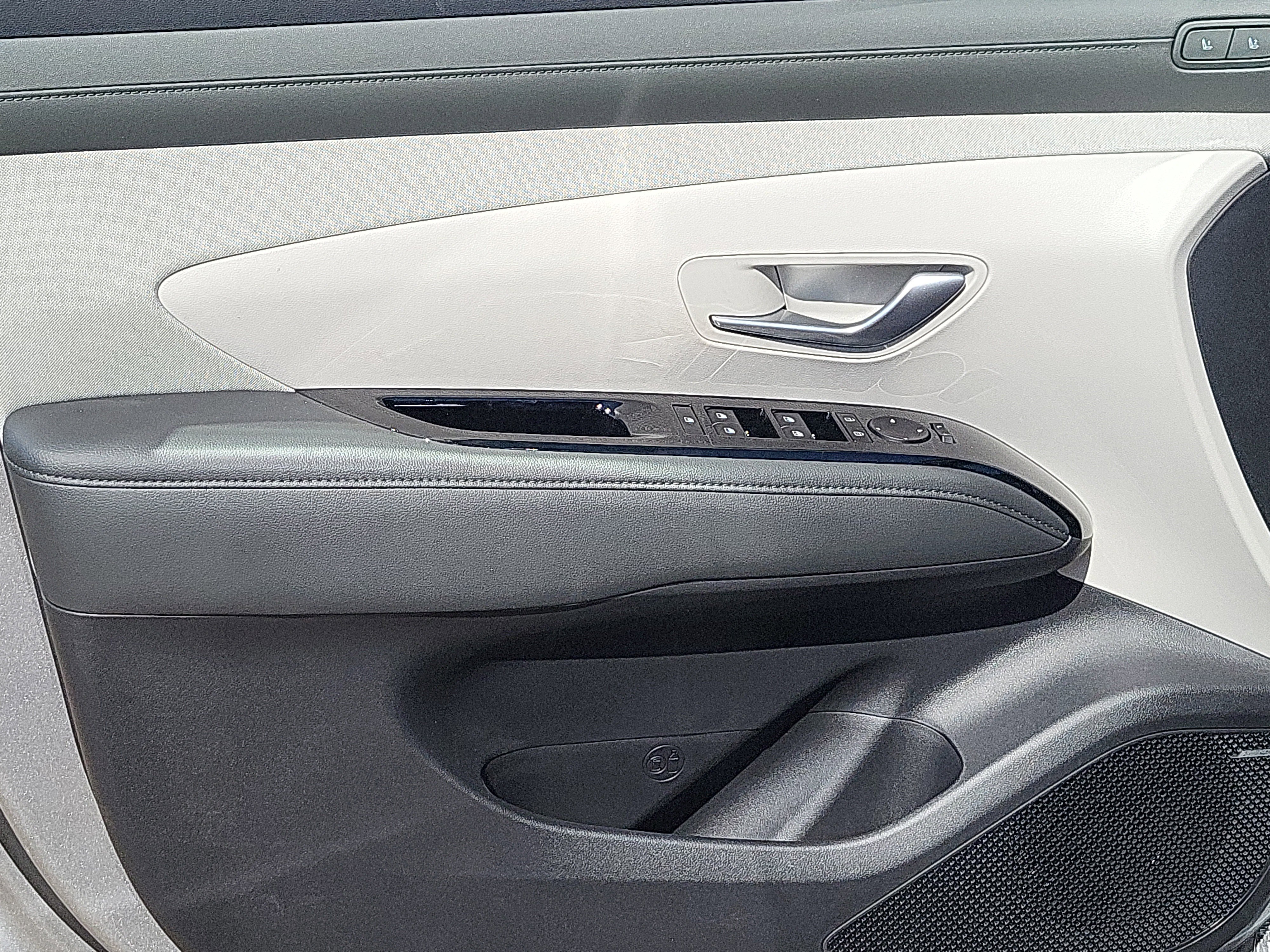 New 2025 Hyundai Tucson Limited image 6