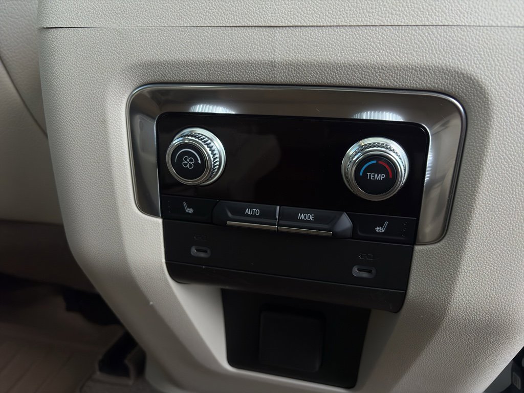 Used 2022 GMC Yukon Denali w/ Denali Premium Package image 19