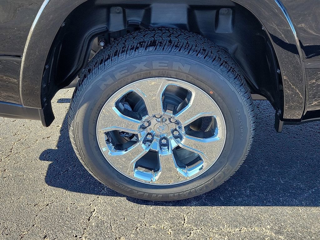 New 2026 RAM 1500 4x4 Crew Cab image 7