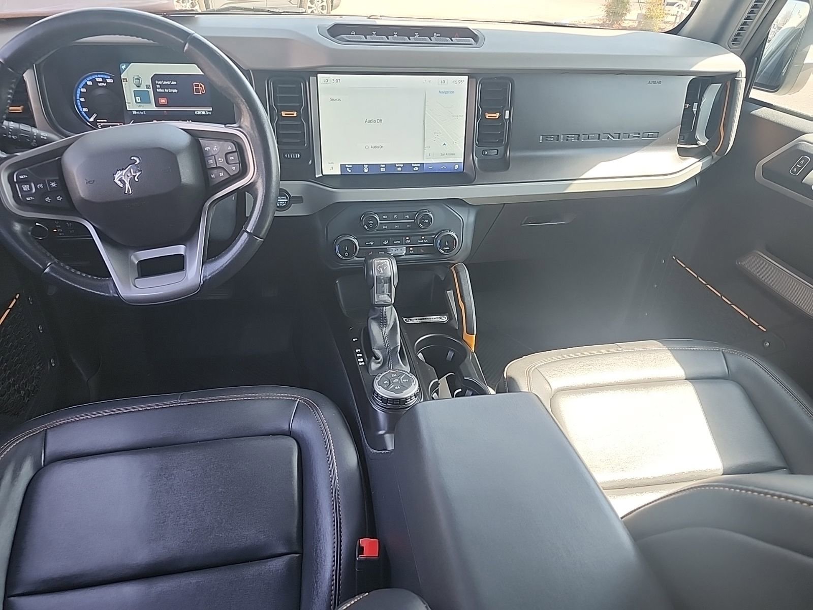 Used 2022 Ford Bronco Badlands image 8