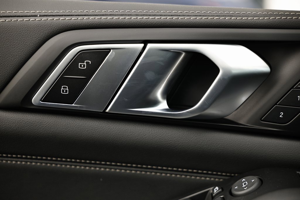 New 2026 BMW X7 xDrive40i w/ M Sport Package image 15