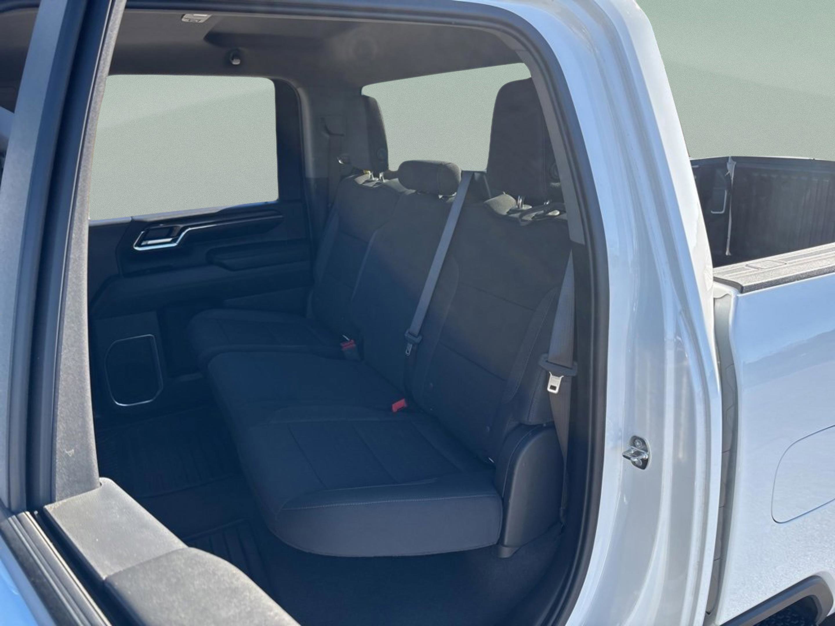 Used 2024 Chevrolet Silverado 2500 LT image 25