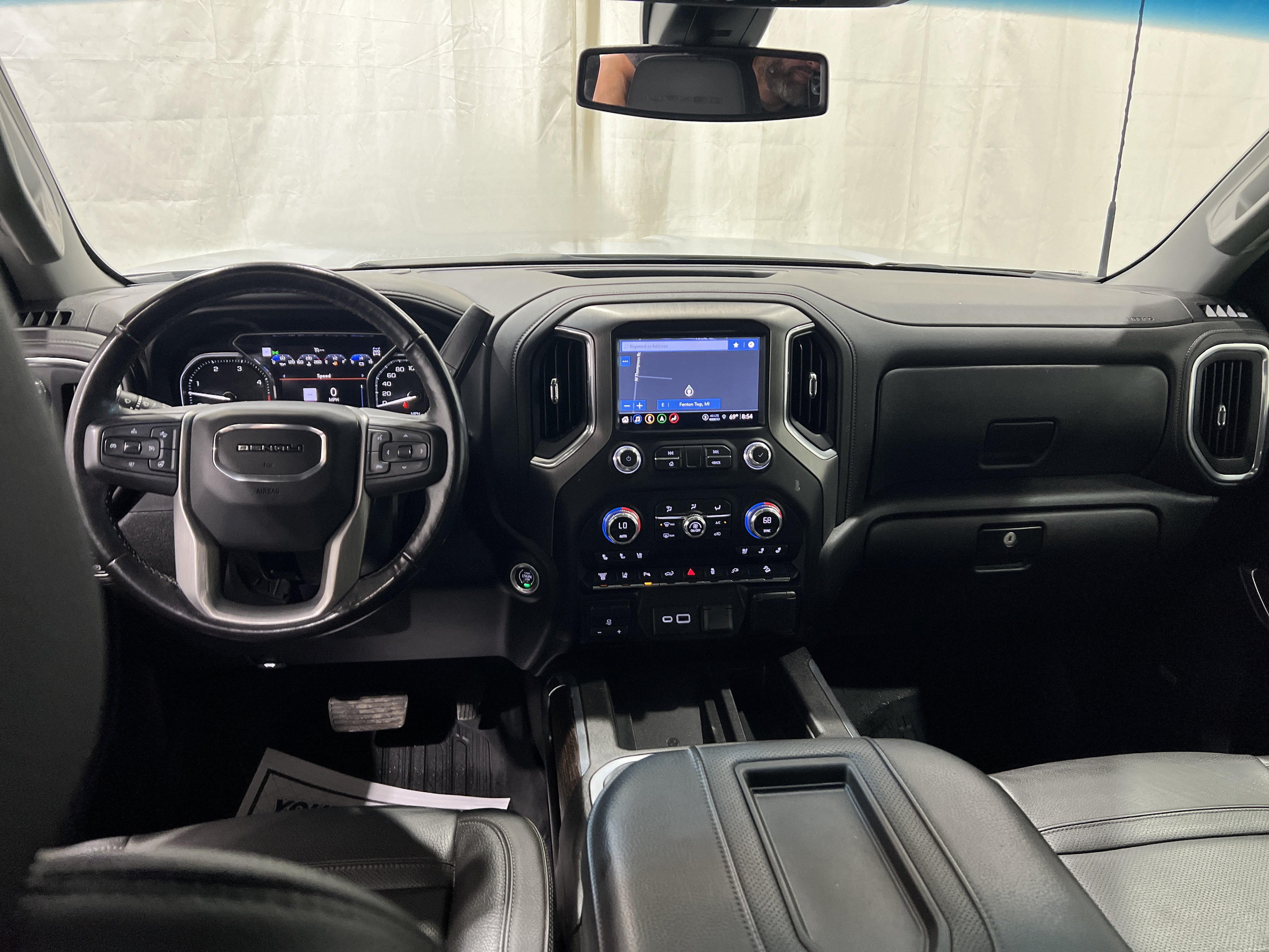 Used 2022 GMC Sierra 3500 Denali AWD/4WD image 9