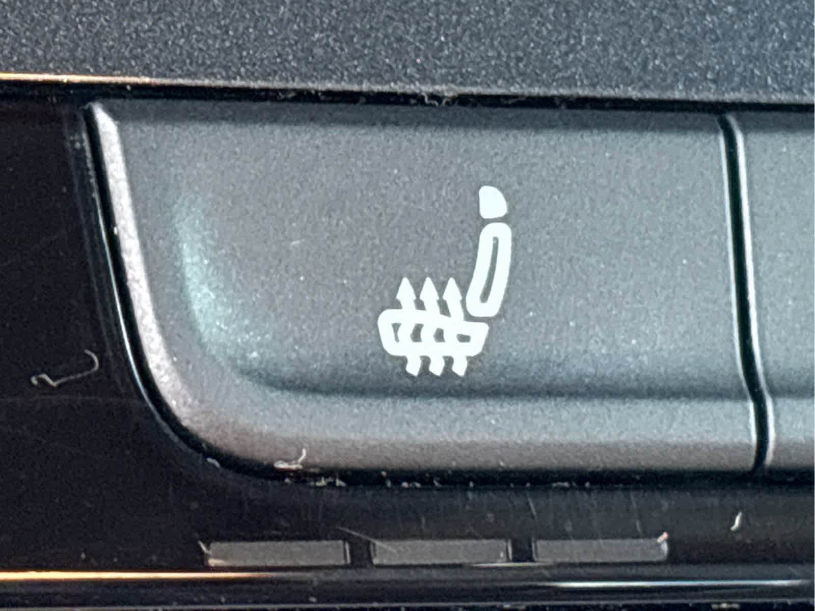 Used 2021 Volkswagen Tiguan SE R-Line image 17