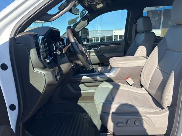 Used 2025 Chevrolet Silverado 2500 LTZ w/ Z71 Chrome Sport Edition image 11