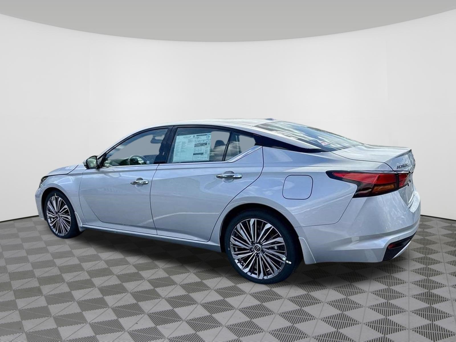 Certified 2025 Nissan Altima 2.5 SL FWD image 16