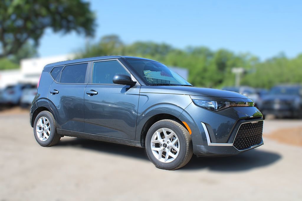 Certified 2025 Kia Soul LX w/ LX Technology Package image 3