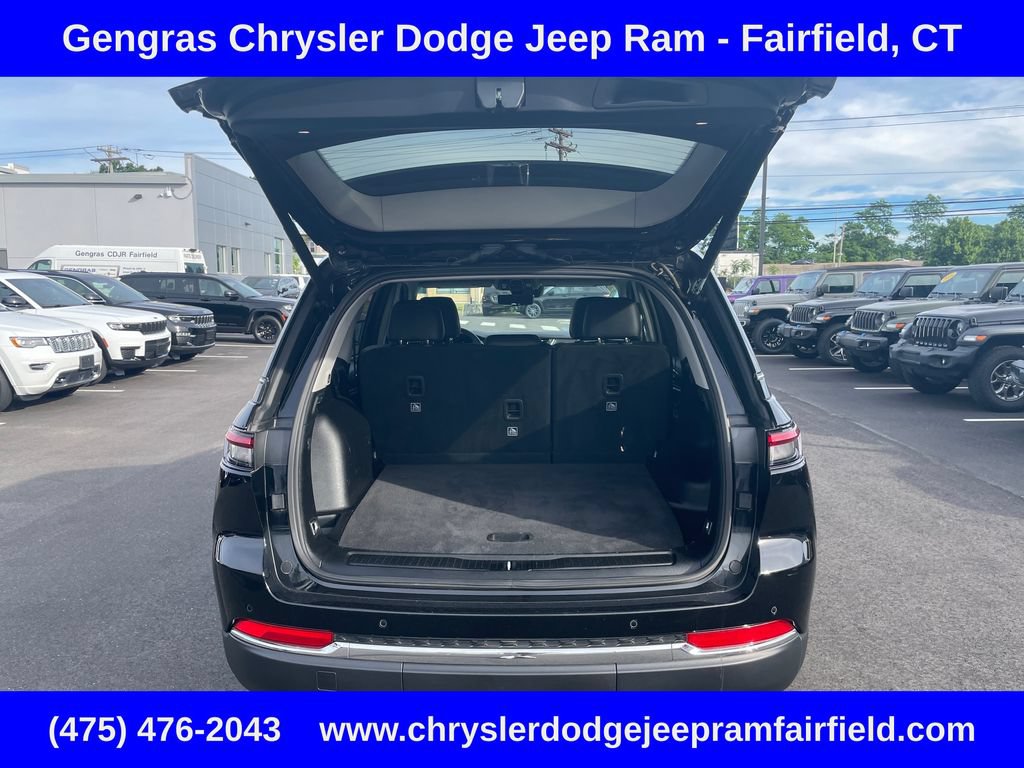 Used 2023 Jeep Grand Cherokee Limited w/ Luxury Tech Group II AWD/4WD image 26