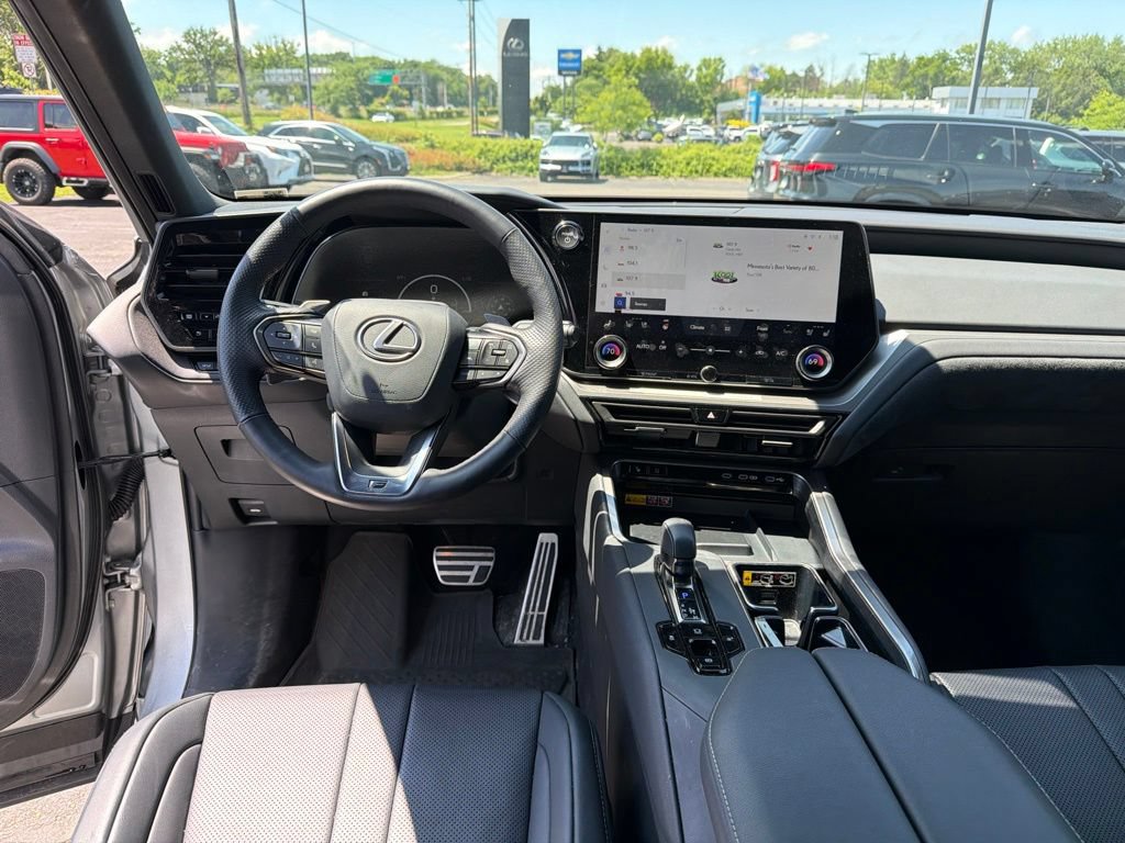 Used 2025 Lexus TX 500h AWD image 39