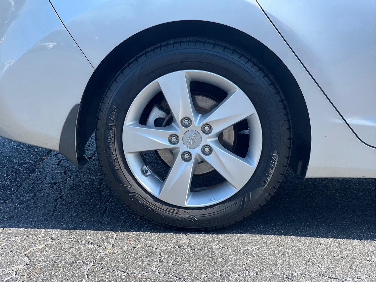 Used 2013 Hyundai Elantra GLS w/ Preferred Pkg FWD image 23
