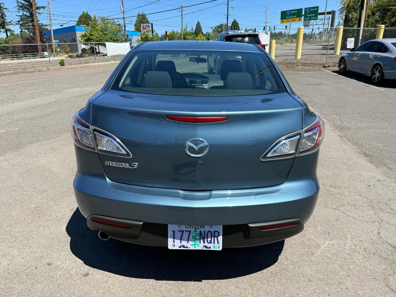 Used 2011 MAZDA MAZDA3 i Touring FWD image 7