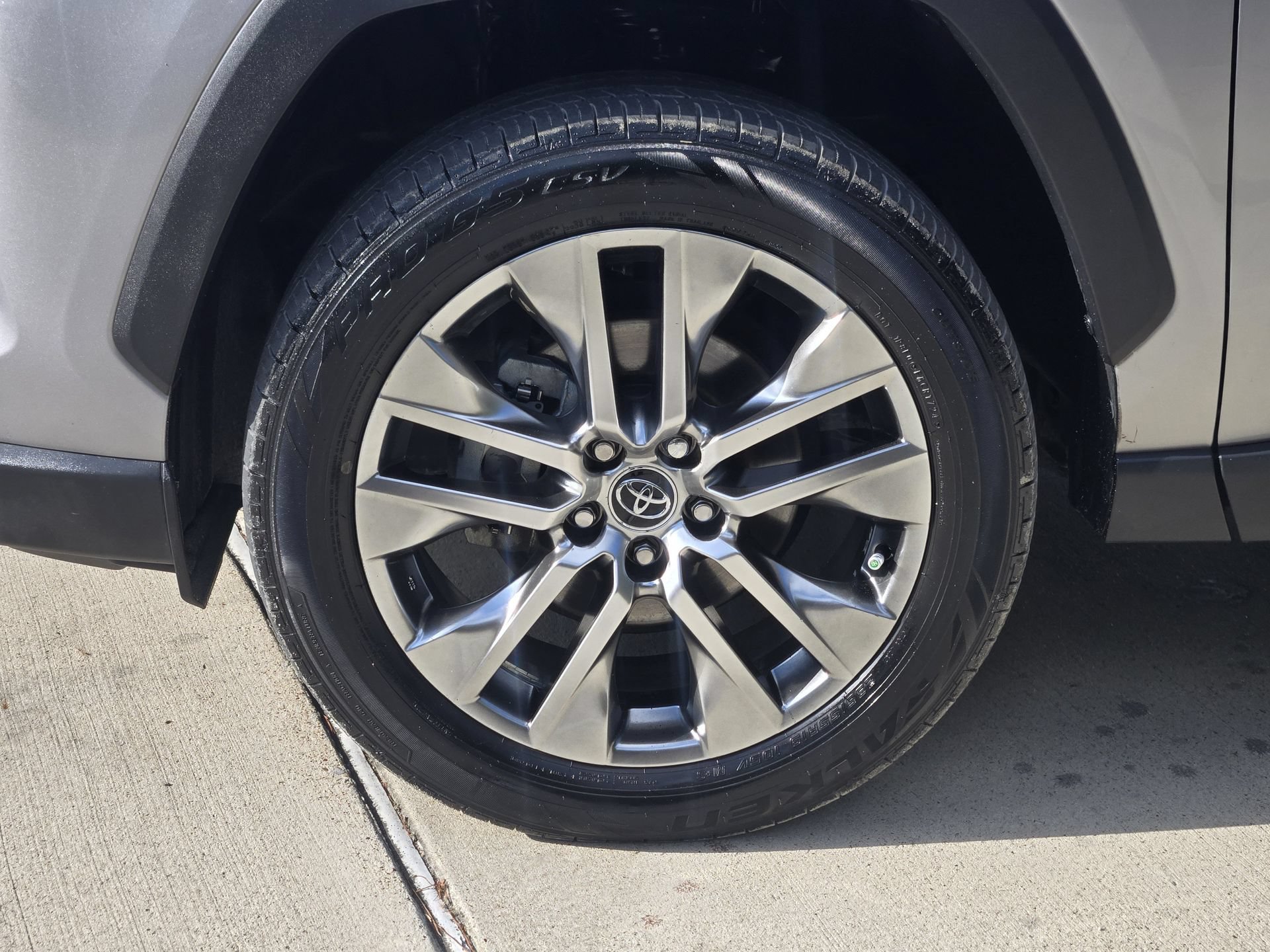 Used 2020 Toyota RAV4 XLE Premium FWD image 12