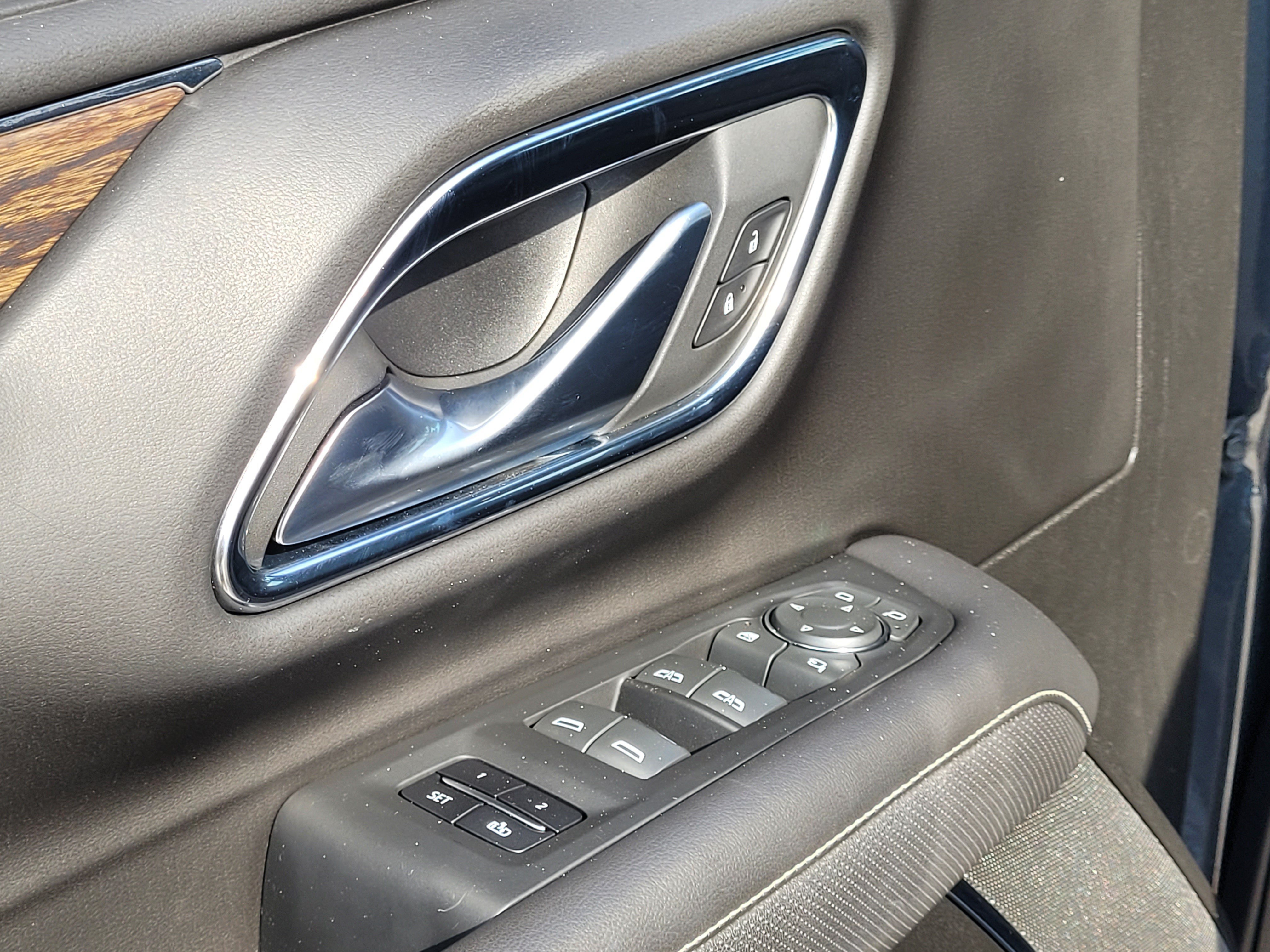 Used 2022 Chevrolet Suburban Premier AWD/4WD image 24
