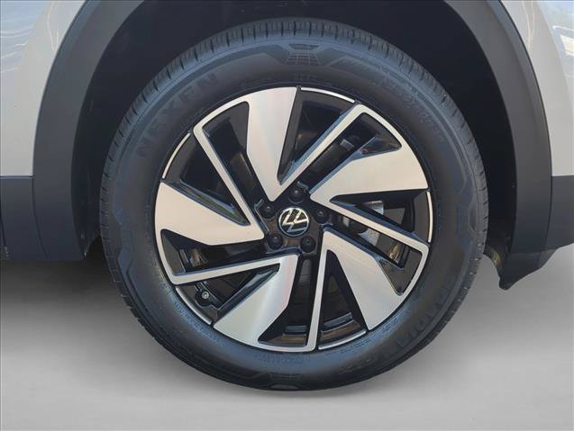 Used 2023 Volkswagen Tiguan SE R-Line FWD image 5