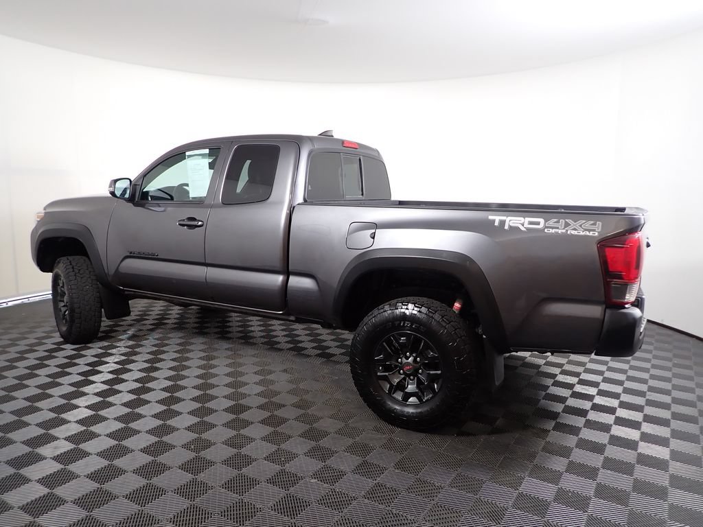 Used 2019 Toyota Tacoma TRD Off-Road AWD/4WD image 11