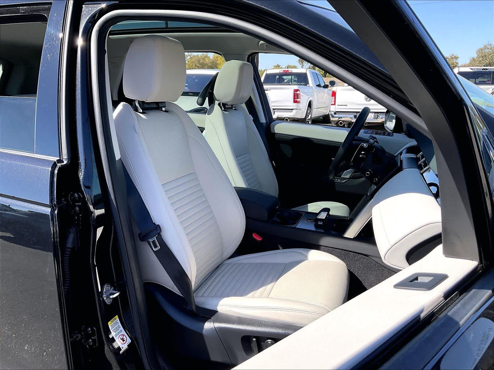 Used 2025 Land Rover Discovery Sport S AWD/4WD image 9