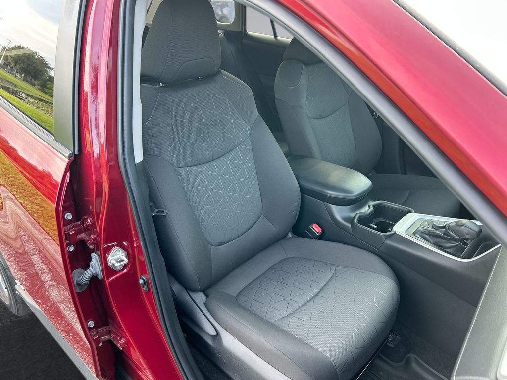 Used 2022 Toyota RAV4 XLE w/ Convenience Package AWD/4WD image 32