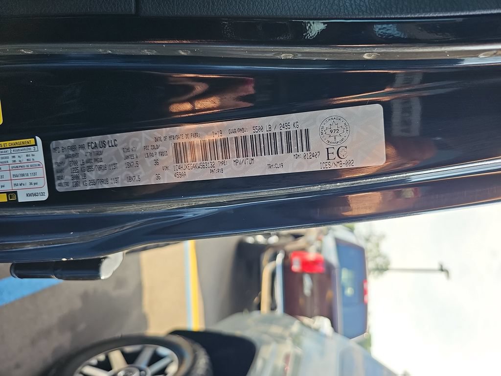 Used 2019 Jeep Wrangler Unlimited Sahara w/ Uconnect 4C Nav & Sound Group AWD/4WD image 33